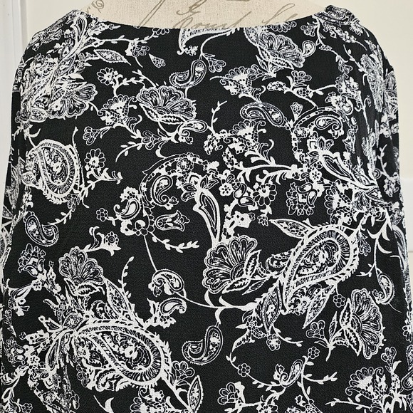 New Directions Black Paisley Flowy Bell Sleeve Whimsigoth Top Size XL - Picture 2 of 7
